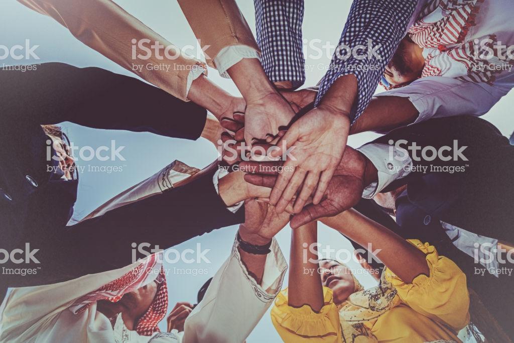 872731484